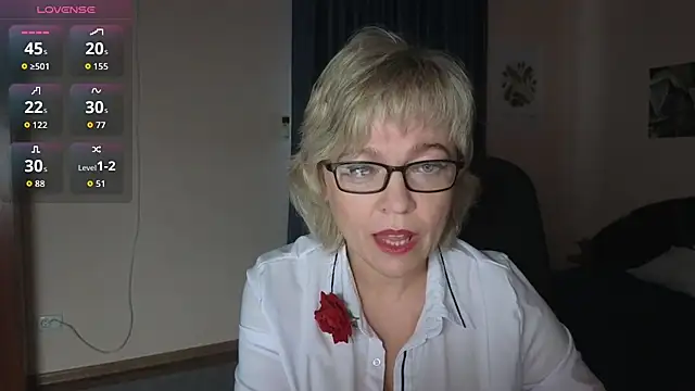Snapshot of Rosette_Pricky chatting on October 10, 12:59 pm Rosette Pricky online show from October 10, 12:59 pm