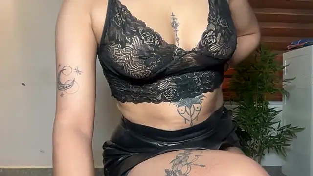 LucytheDevilQueen online show from May 28, 2:53 am