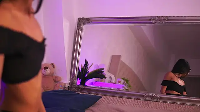 Snapshot of ChloeObril chatting on September 23, 3:31 am ChloeObril online show from September 23, 3:31 am