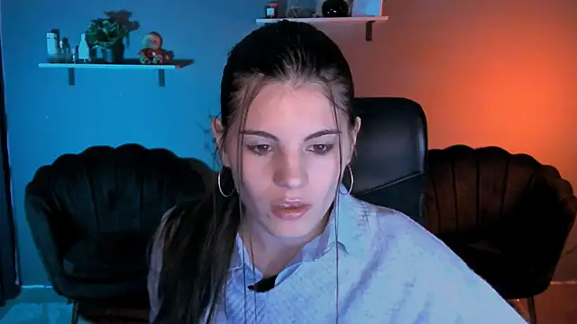 Snapshot of lizzie_boom chatting on October 19, 9:32 am lizzie boom online show from October 19, 9:32 am