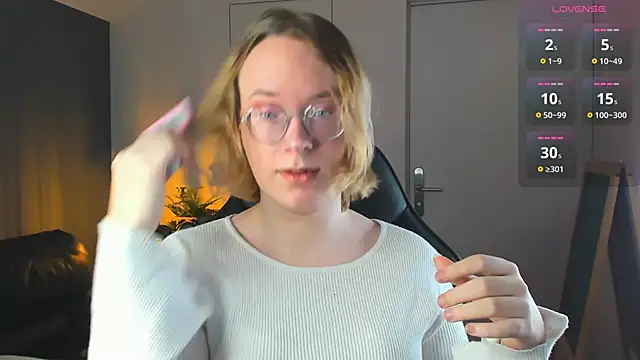 Snapshot of Amanda_Butlerr chatting on November 6, 7:20 am Amanda Butlerr online show from November 6, 7:20 am