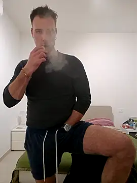 Snapshot of mrlyuis chatting on November 27, 12:56 am mrlyuis online show from November 27, 12:56 am