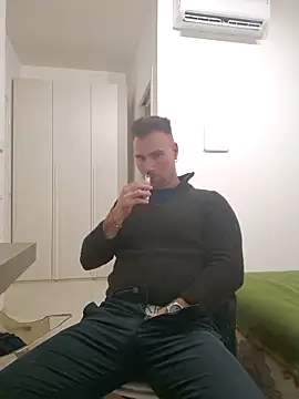 Snapshot of mrlyuis chatting on December 2, 8:15 pm mrlyuis online show from December 2, 8:15 pm