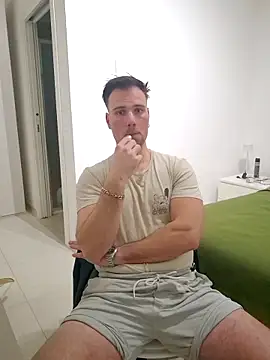 mrlyuis online show from February 22, 11:03 pm