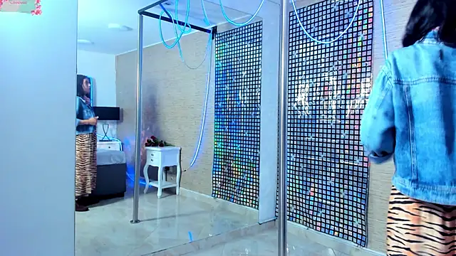 Snapshot of MiaAmore_ chatting on November 2, 2:19 pm MiaAmore online show from November 2, 2:19 pm