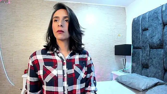 Snapshot of MiaAmore_ chatting on November 15, 8:38 pm MiaAmore online show from November 15, 8:38 pm