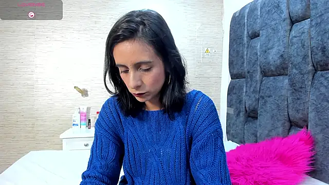 Snapshot of MiaAmore_ chatting on December 5, 8:49 pm MiaAmore online show from December 5, 8:49 pm