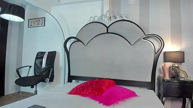 MiaAmore  online show from June 5, 5:51 pm