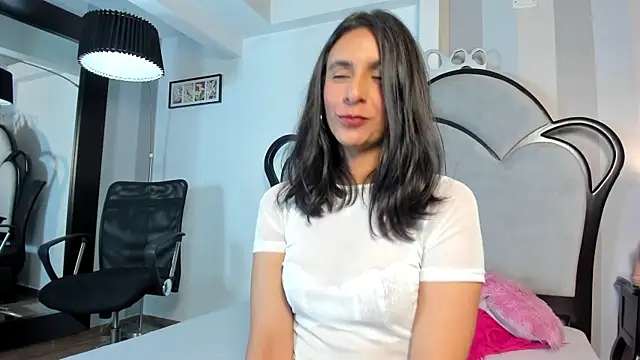 MiaAmore  online show from June 19, 4:44 pm