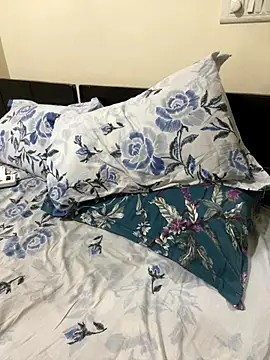 Horney spidy online show from November 28, 1:19 am