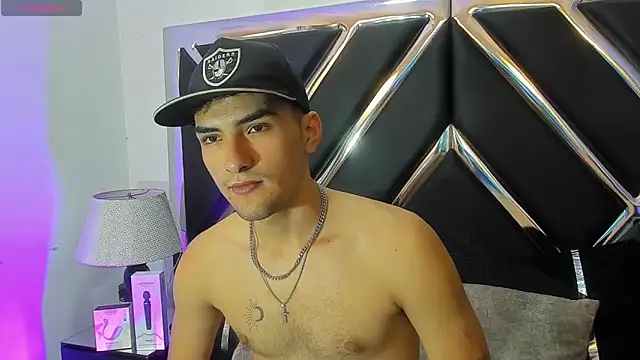 AlekRuizx online show from October 15, 1:39 am