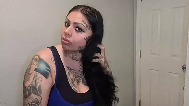 Snapshot of chicanachic13 chatting on November 29, 2:25 am chicanachic13 online show from November 29, 2:25 am