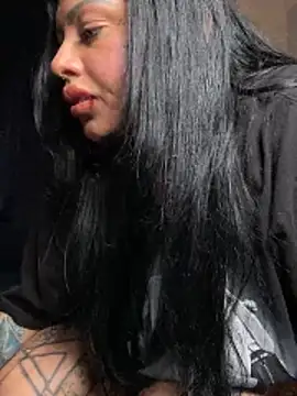 Snapshot of chicanachic13 chatting on December 5, 7:06 am chicanachic13 online show from December 5, 7:06 am