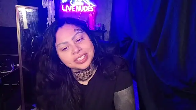 chicanachic13 online show from February 22, 8:13 am