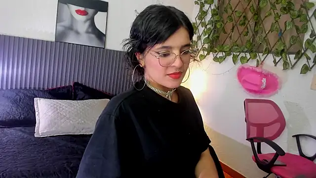Saraah Dark online show from September 29, 3:22 am