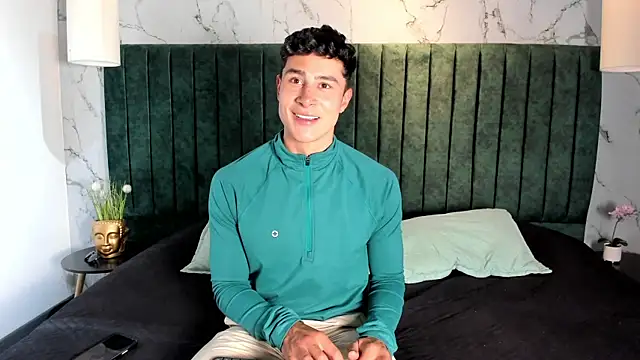 AustinJones  online show from November 30, 6:12 pm