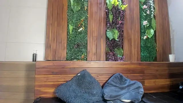 AustinJones  online show from December 21, 6:48 pm