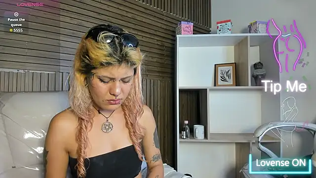 Snapshot of MistressMariam_ chatting on November 18, 9:08 pm MistressMariam online show from November 18, 9:08 pm