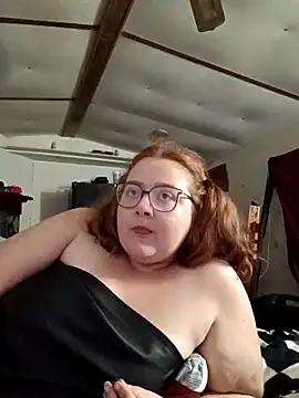 XEmoxkittyx online show from February 15, 5:26 am