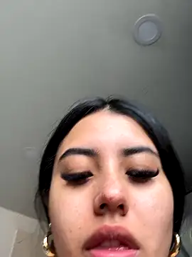 Snapshot of Victoria_alson chatting on October 25, 2:35 pm Victoria alson online show from October 25, 2:35 pm