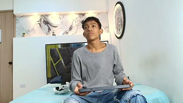 BEAUTY BOYS1 online show from November 3, 7:20 am