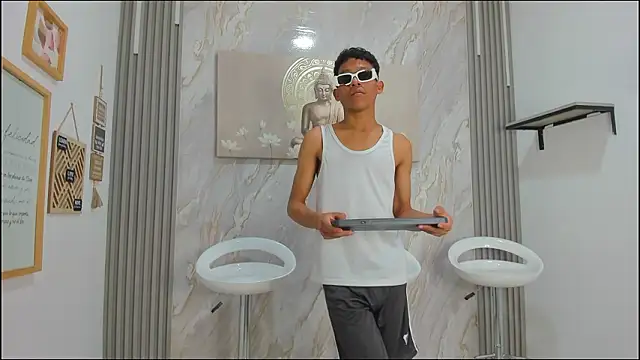 BEAUTY BOYS1 online show from January 15, 7:24 am