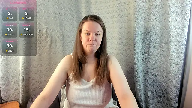 MiaLores online show from February 12, 9:04 am