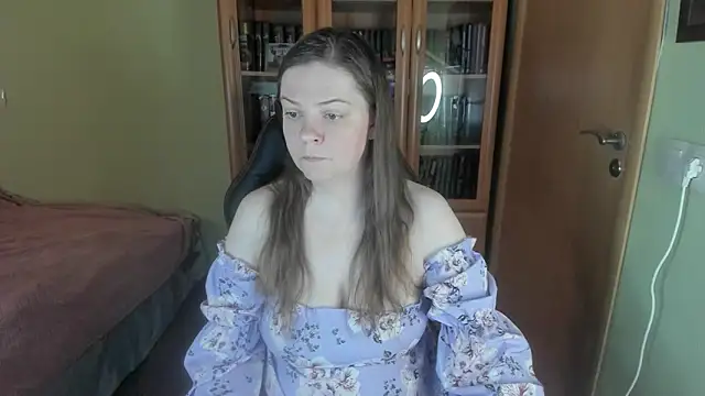 MiaLores online show from May 2, 9:14 am