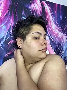 Snapshot of Hailey_Curvy chatting on May 25, 5:46 am Hailey Curvy online show from May 25, 5:46 am