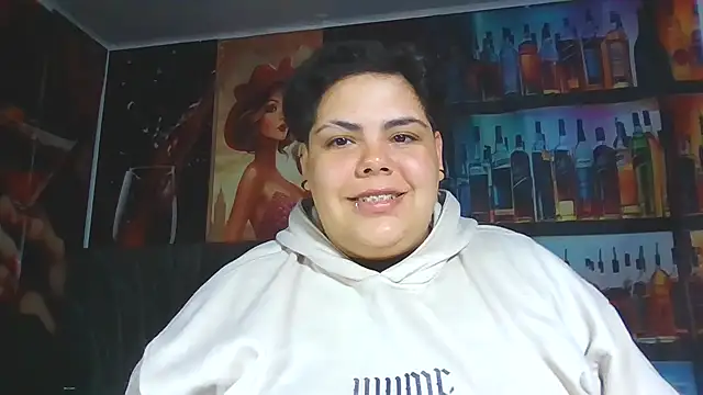 Snapshot of Hailey_Curvy chatting on May 29, 5:49 am Hailey Curvy online show from May 29, 5:49 am