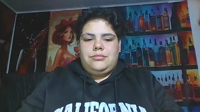 Snapshot of Hailey_Curvy chatting on June 18, 9:14 am Hailey Curvy online show from June 18, 9:14 am
