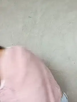 Snapshot of milo123-xx chatting on October 1, 12:38 am milo123-xx online show from October 1, 12:38 am