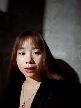 Snapshot of milo123-xx chatting on November 11, 2:06 pm milo123-xx online show from November 11, 2:06 pm