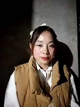 Snapshot of milo123-xx chatting on November 26, 1:23 pm milo123-xx online show from November 26, 1:23 pm