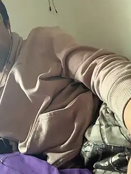 Snapshot of DanBfl chatting on October 23, 2:27 pm DanBfl online show from October 23, 2:27 pm