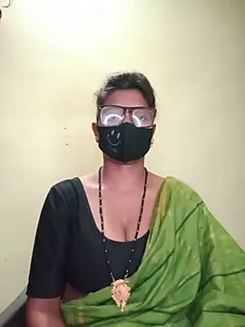Snapshot of Mohini_Josh069 chatting on June 19, 10:57 pm Mohini Josh069 online show from June 19, 10:57 pm