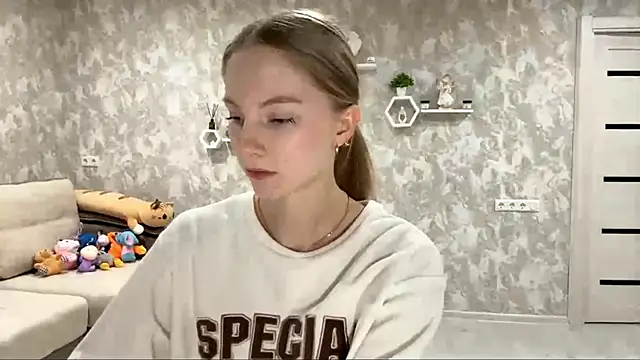 Snapshot of BrightAnnie chatting on October 8, 3:09 pm BrightAnnie online show from October 8, 3:09 pm