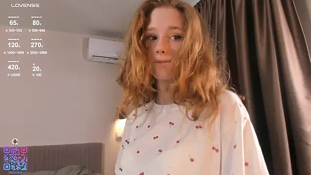 Snapshot of BreezeJam chatting on December 14, 11:15 am BreezeJam online show from December 14, 11:15 am