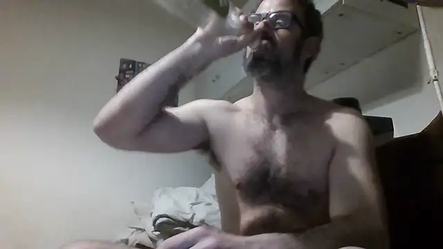 Snapshot of whatYwantMorrre chatting on December 16, 4:45 pm whatYwantMorrre online show from December 16, 4:45 pm