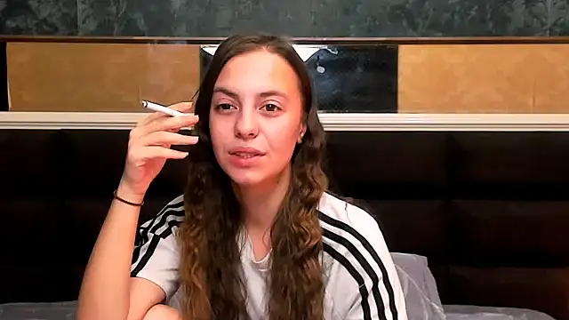 MillieTinny online show from October 18, 3:09 am