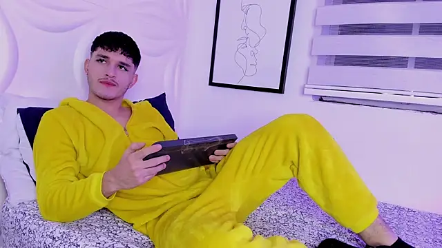 LiamMuller online show from October 7, 11:51 am