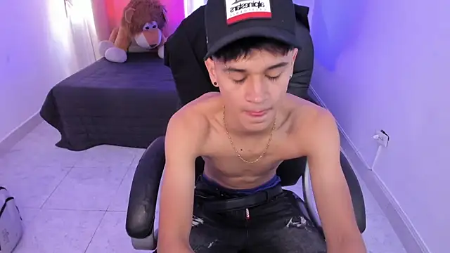 Aron Boyy online show from March 14, 8:25 pm