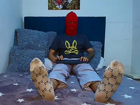 Snapshot of Warmteam777 chatting on November 28, 2:03 am Warmteam777 online show from November 28, 2:03 am