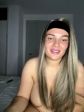 little lola x online show from September 8, 9:03 pm