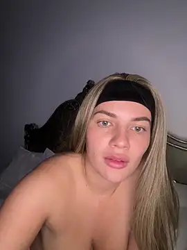 little lola x online show from October 26, 10:58 pm