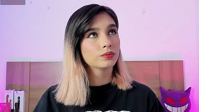 Snapshot of Akatsumi_ chatting on November 18, 8:57 pm Akatsumi online show from November 18, 8:57 pm