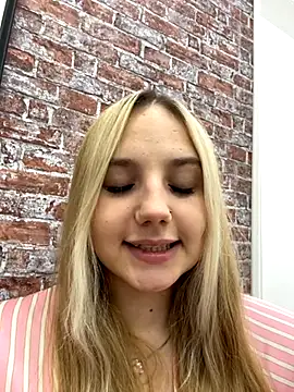 Sky Cutie online show from September 9, 4:23 am