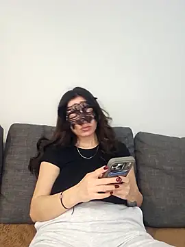 0gece0 online show from February 13, 2:35 pm