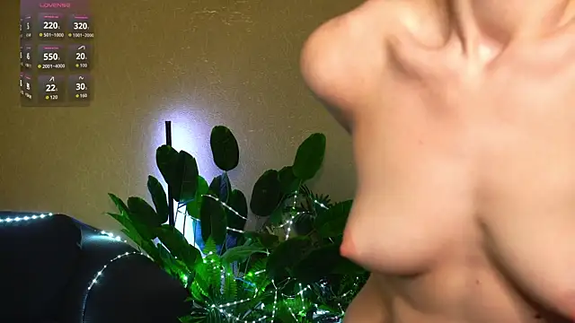 AnitaVon online show from June 10, 4:01 am