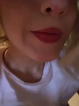 SweetBunnyGF online show from October 30, 11:27 pm